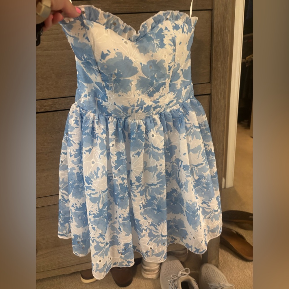 American Threads Blue and White Floral Strapless Mini Dress